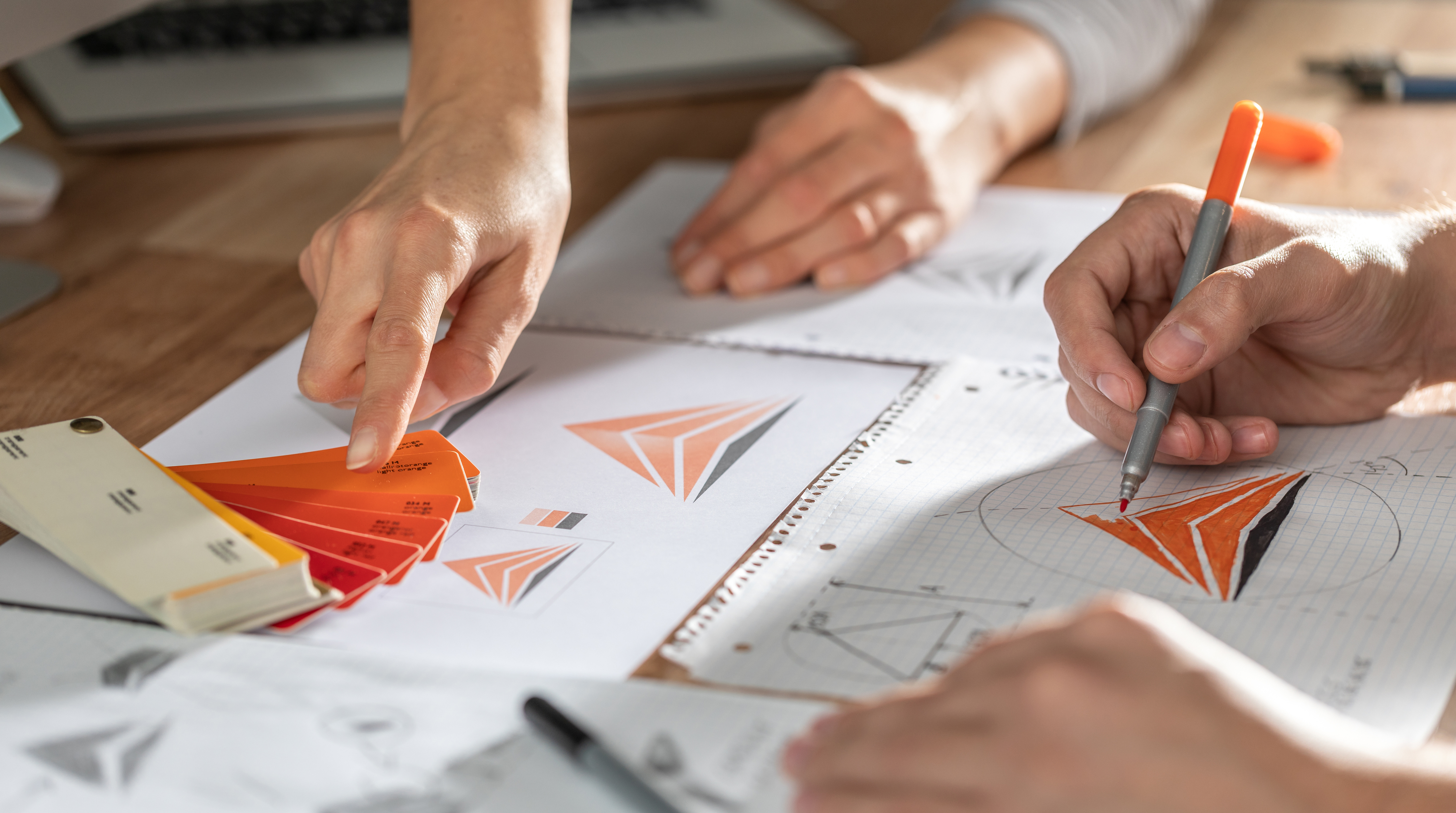 如何運用CI設計打造一致的品牌形象,吸引更多目標客群