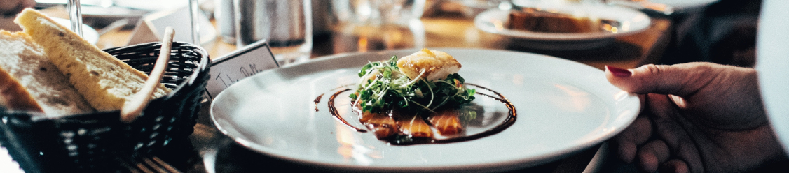 選擇約瑟夫的優勢品牌設計正面展示