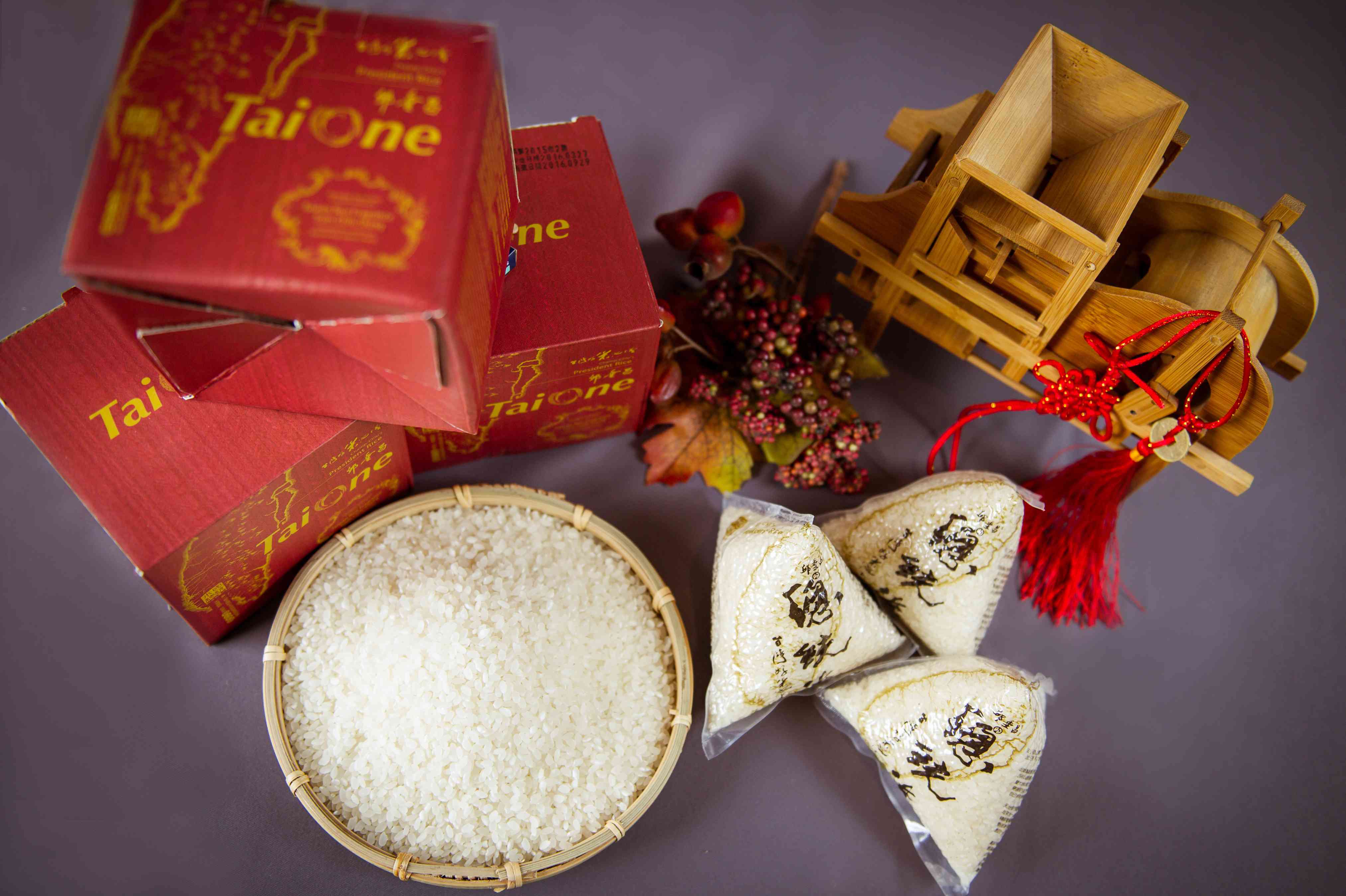 Familiar ancient tastes in the countryside when I was a child / Agricultural products design front view