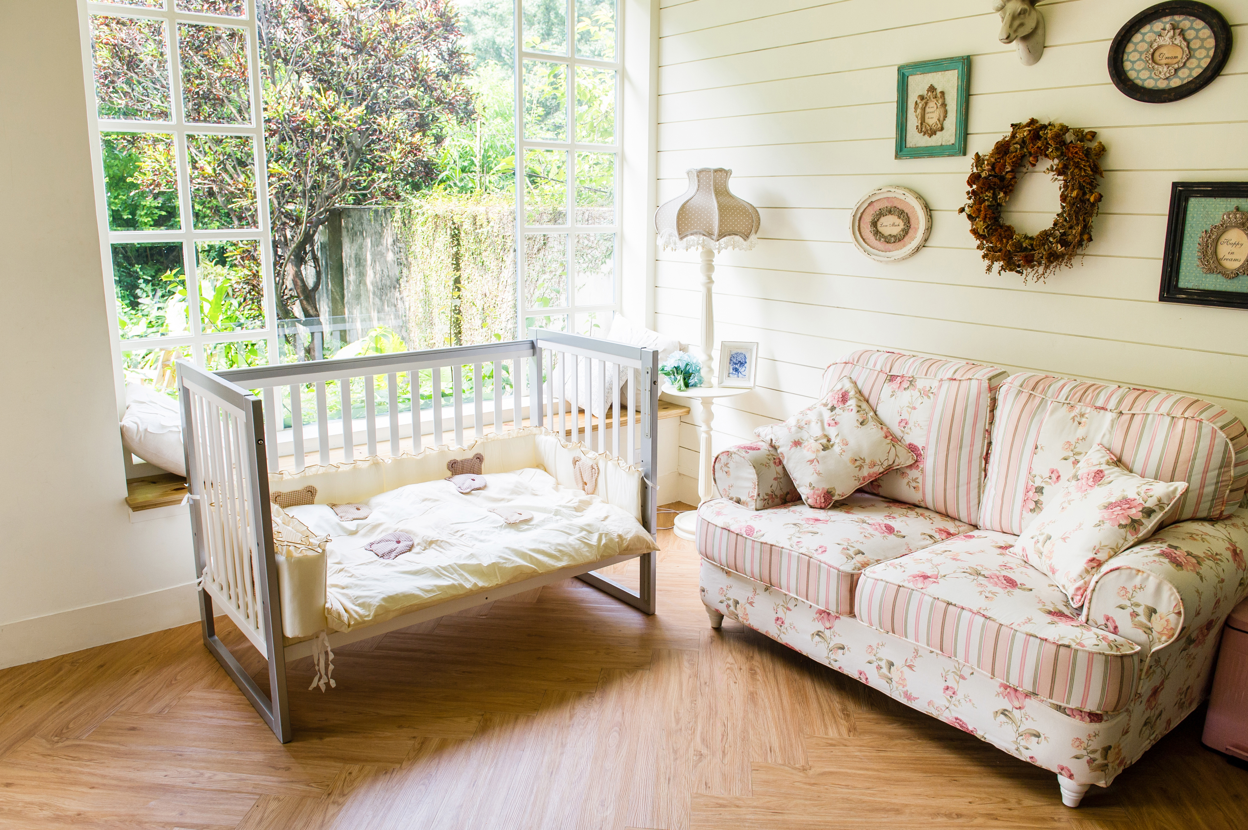 Baby bed photography ｜ A warm and beautiful space photography front view